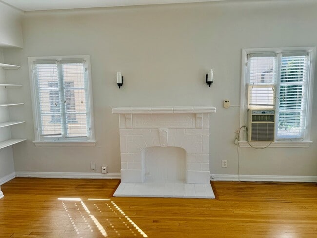 Building Photo - 350 N Spaulding Ave