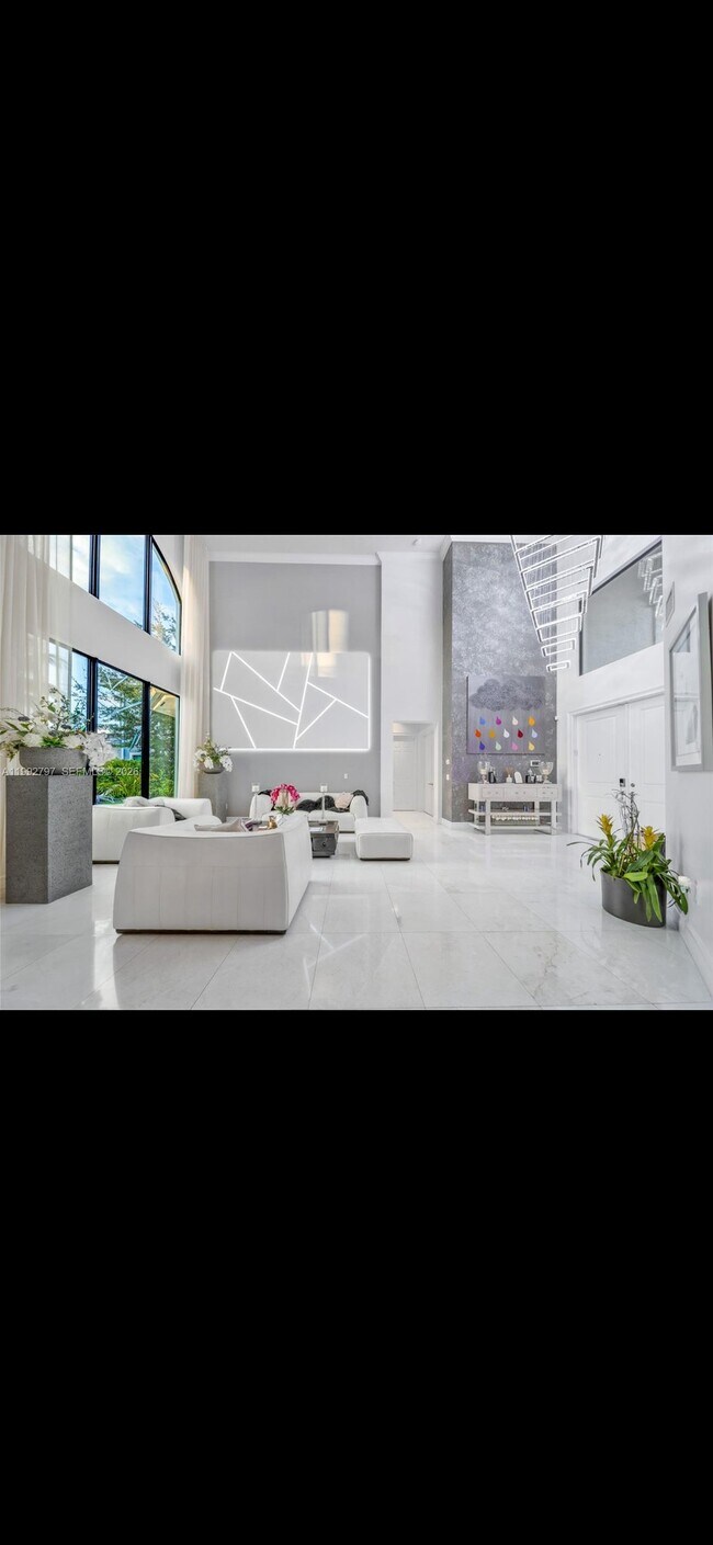 Foto del edificio - 16849 Pierre Cir