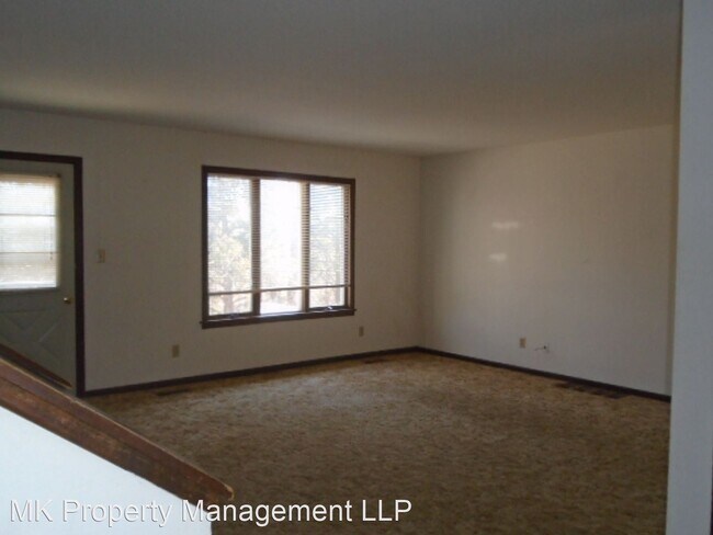 Building Photo - 2 br, 1.5 bath House - 706 Ridgewood Dr.
