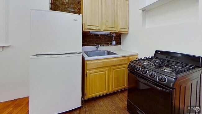 Building Photo - 168 Rivington St