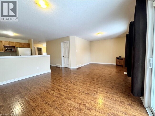 Photo du bâtiment - 152 Wellington St