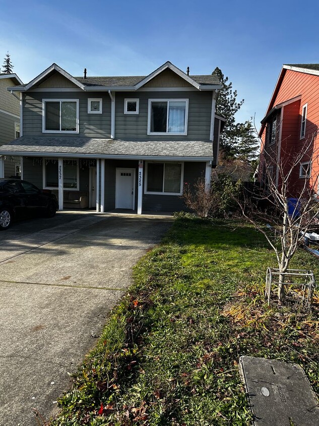 Primary Photo - SE Portland 3Bed/1.5Bath Townhome