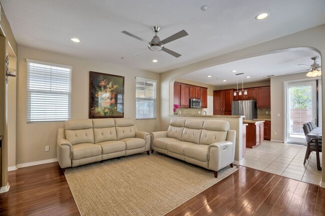 Building Photo - 10419 Paradisio Pl