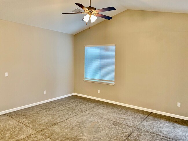 Foto del edificio - 3 bed/ 2 bath Townhome!!!