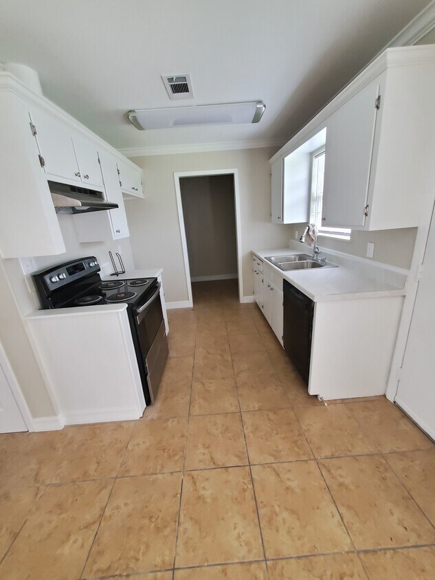 Kitchen - 4441 Pure Atlantic Rd