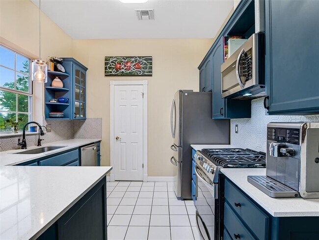 Building Photo - 103 Bob White Cove