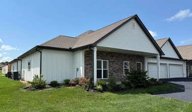 Building Photo - 64 Garden Dr