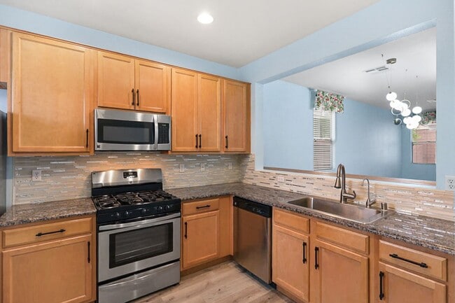 Building Photo - 3 Bedroom Beauty In Desirable Providence C...