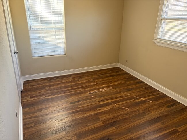 Building Photo - 10601 Murr Way