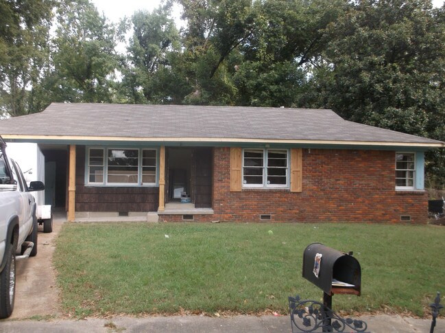 Building Photo - 2076 Gayle
