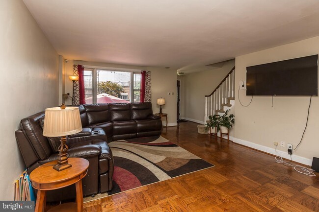 Building Photo - 7540 Woodcrest Ave
