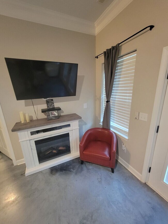 Building Photo - 1 Bedroom 1 Bath apartment