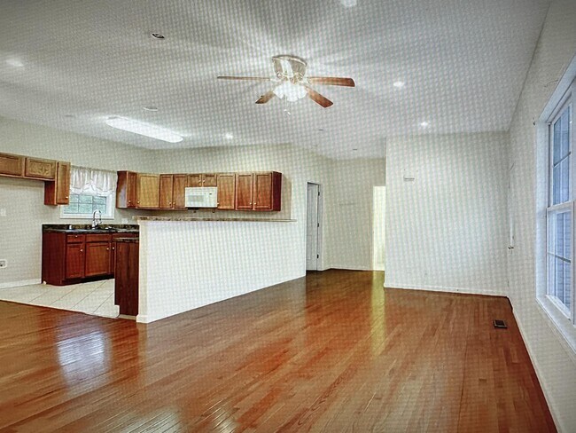 Foto del edificio - 102 Fenton Ct