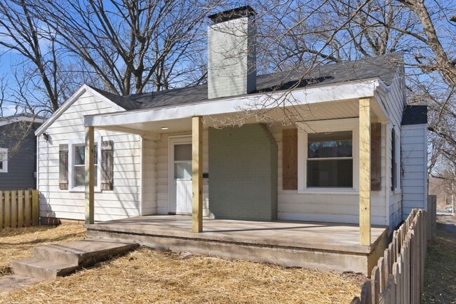 Building Photo - 421 S Fort Ave