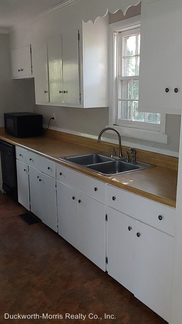 Foto del edificio - 3 br, 1 bath House - 115 Circlewood