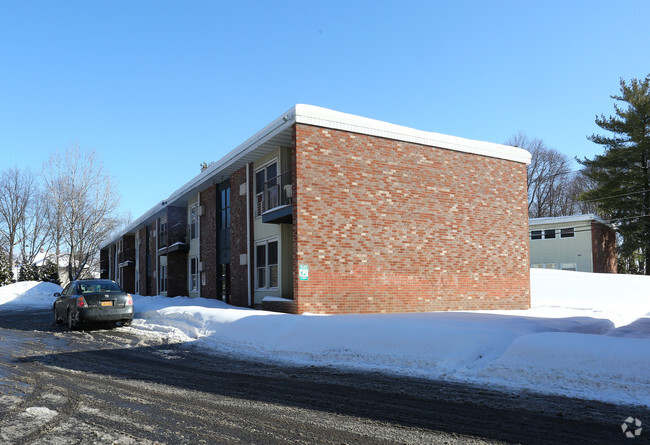 Building Photo - Vassar Garden Apartments