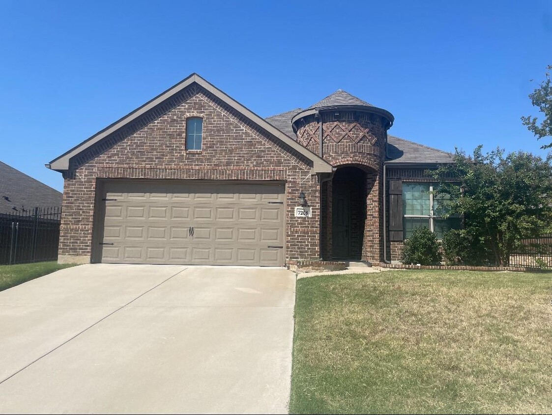 Foto principal - 7208 Windy Ridge Dr