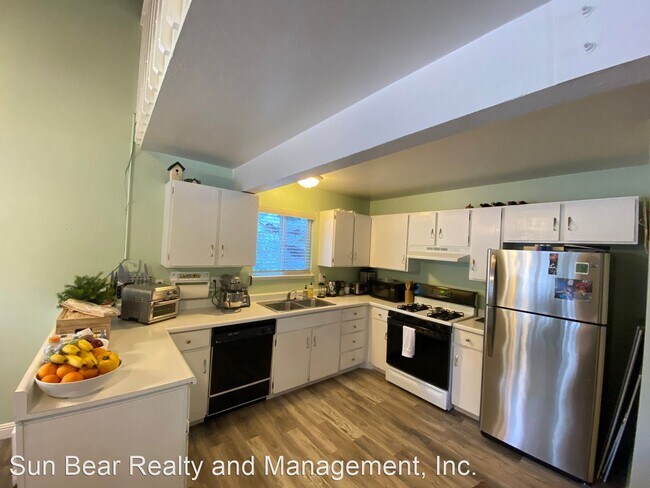 Building Photo - 3 br, 2 bath House - 1348 Tirol
