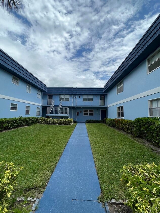 251 Brittany F Unit F, Delray Beach, FL 33446 Condo for Rent in