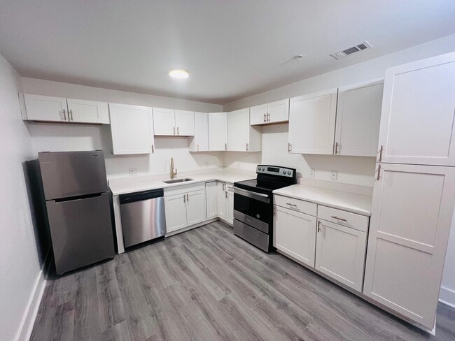 Building Photo - 7111 Porcher Dr