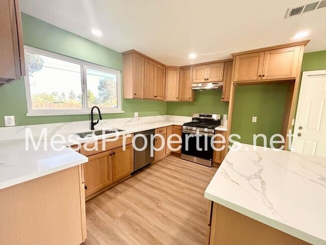 Foto del edificio - 16559 Manzanita St