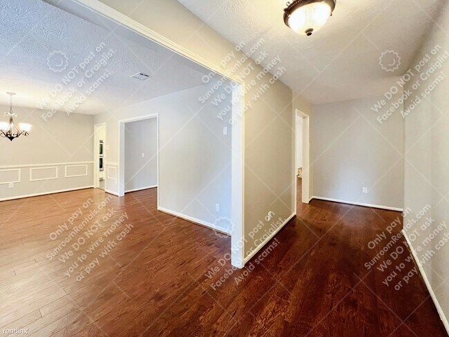 Building Photo - 3 br, 2 bath House - 2 Columbia St
