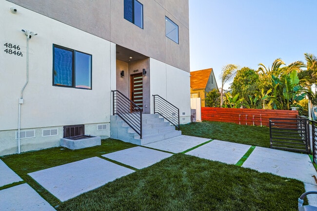 Building Photo - 4848 W 17th St