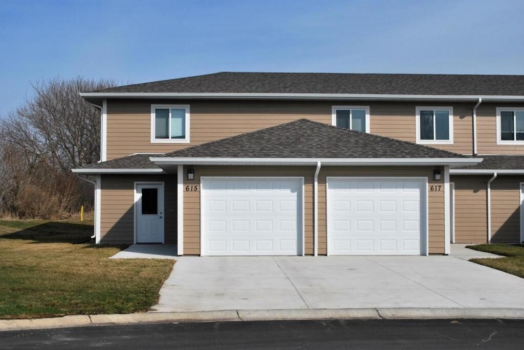 Primary Photo - 3300 Sunner Ave. F2