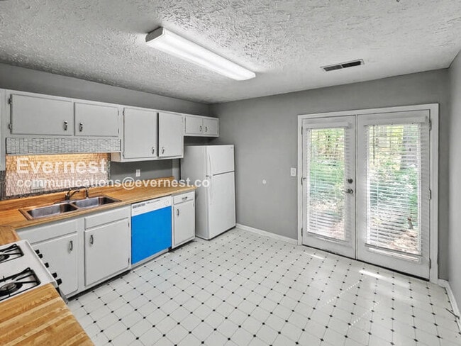 Building Photo - 1251 Hanover Pl