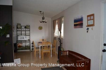 Building Photo - 2 br, 1 bath House - 8624 Boundary Ave N2