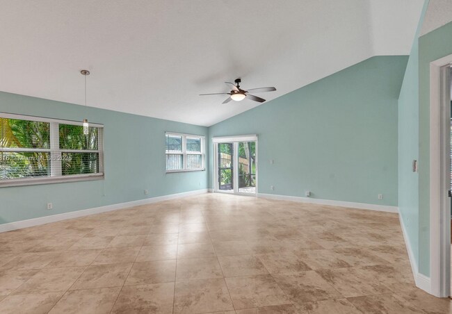 Building Photo - 8820 Woodside Ct