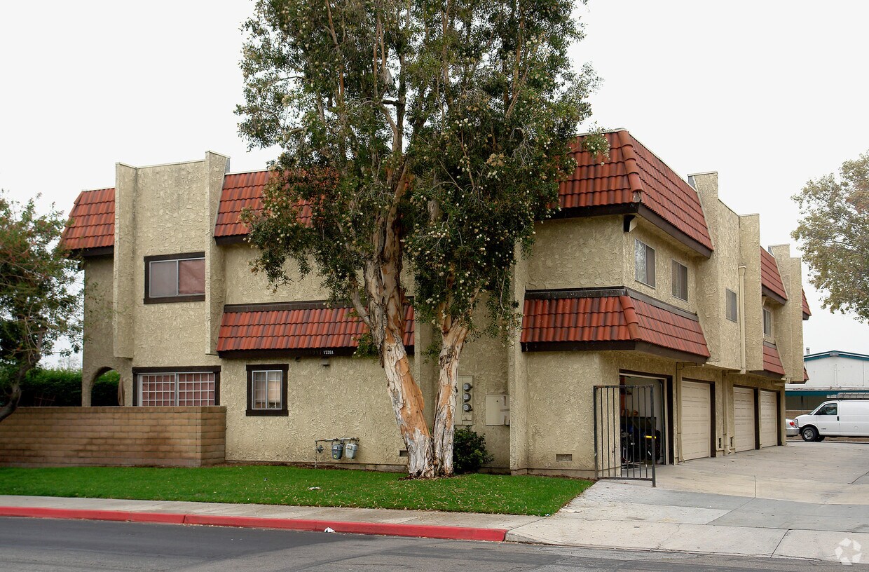 Foto principal - 13391 Taft St