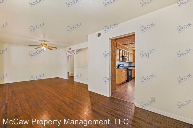 Building Photo - 3 br, 1.5 bath House - 2704 Highwood Dr.