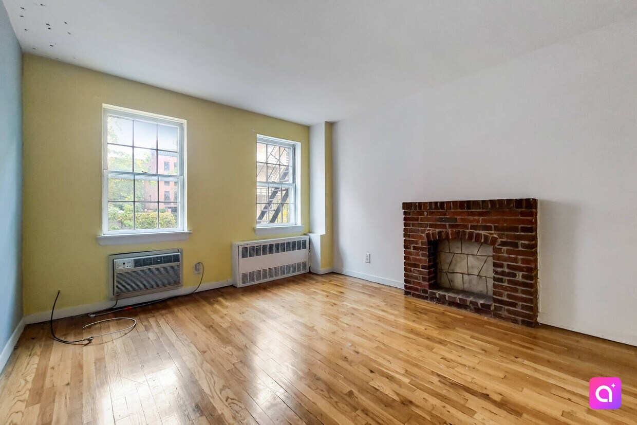 Primary Photo - 402 E 83rd St