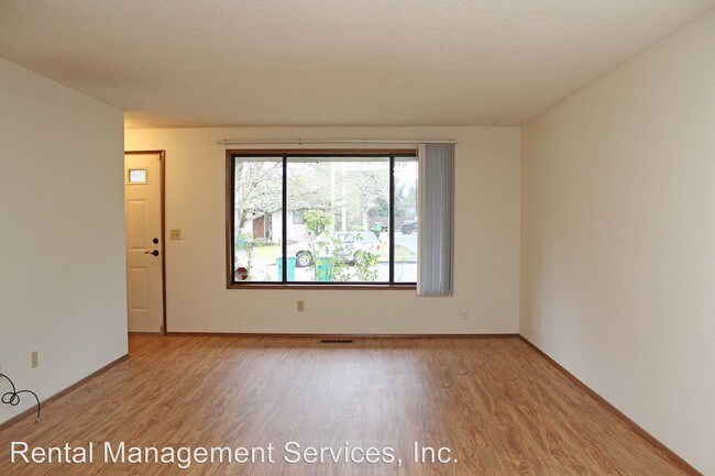 Building Photo - 819-821 SW 29th Way