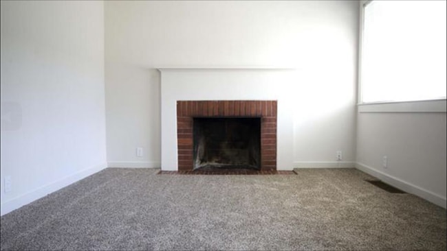 Building Photo - COUNTRY LIVING JUST OUTSIDE OF RENO!