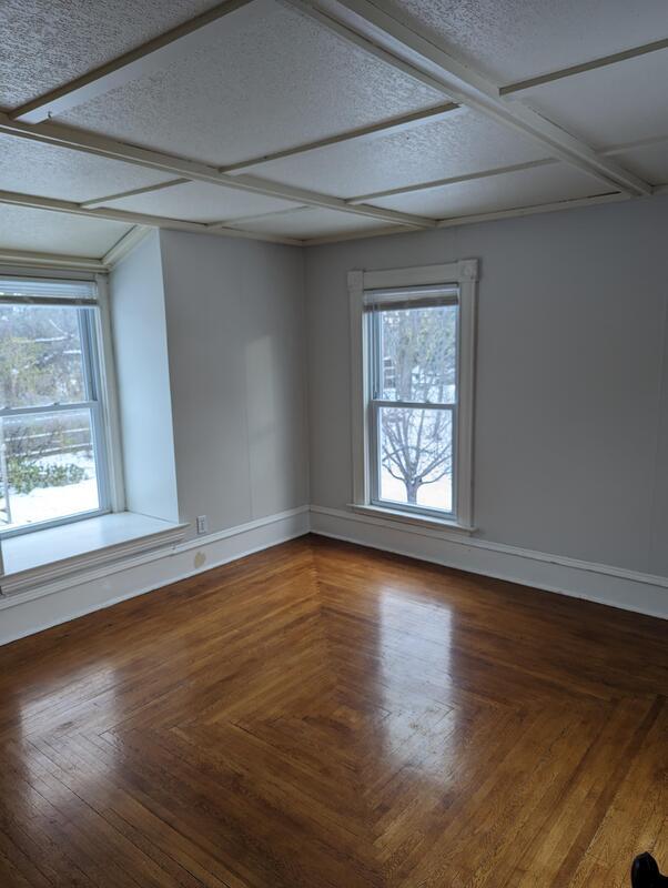 Primary Photo - 213 W Vernon Ave