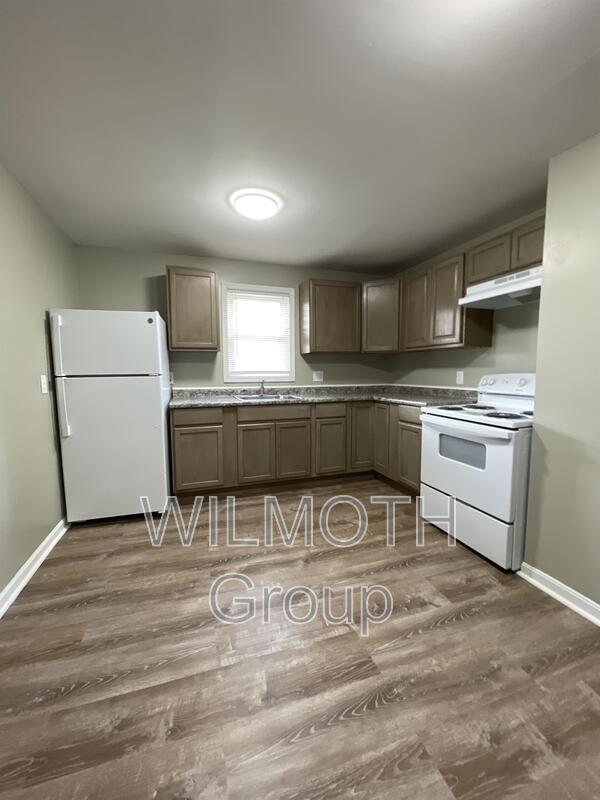 Building Photo - 210 Whitlock Ave