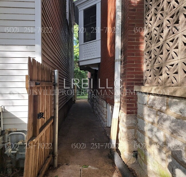 Photo - 1035 Baxter Avenue Apartment