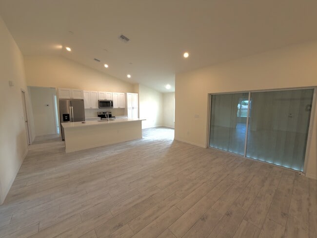 Building Photo - 2620 NW 8th Pl