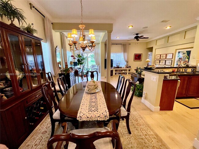 Building Photo - 845 Vista Meadows Dr