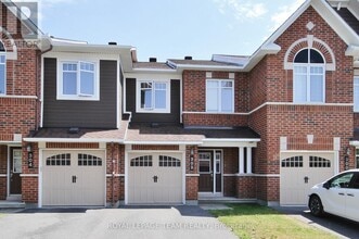 Building Photo - 302 Tourmaline Cres