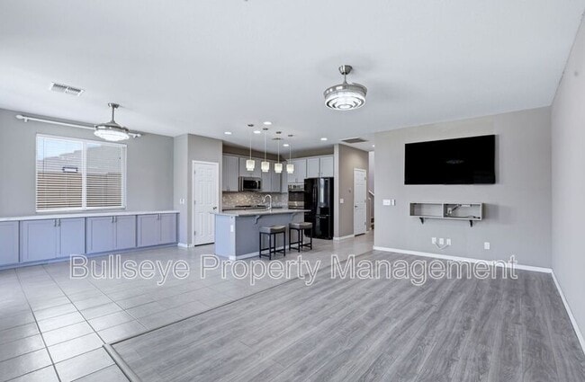 Building Photo - 304 N 78th Pl