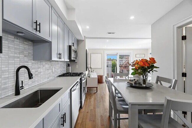 Foto del edificio - 159 Bennington St