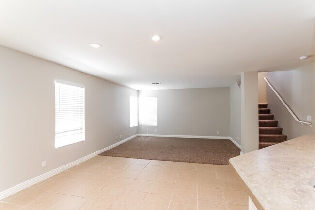 Building Photo - 733 Red Bark Ln