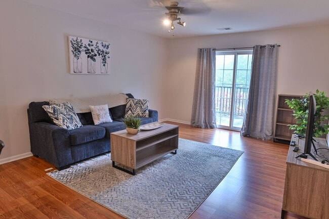 Building Photo - 2109 Cedar Run Dr