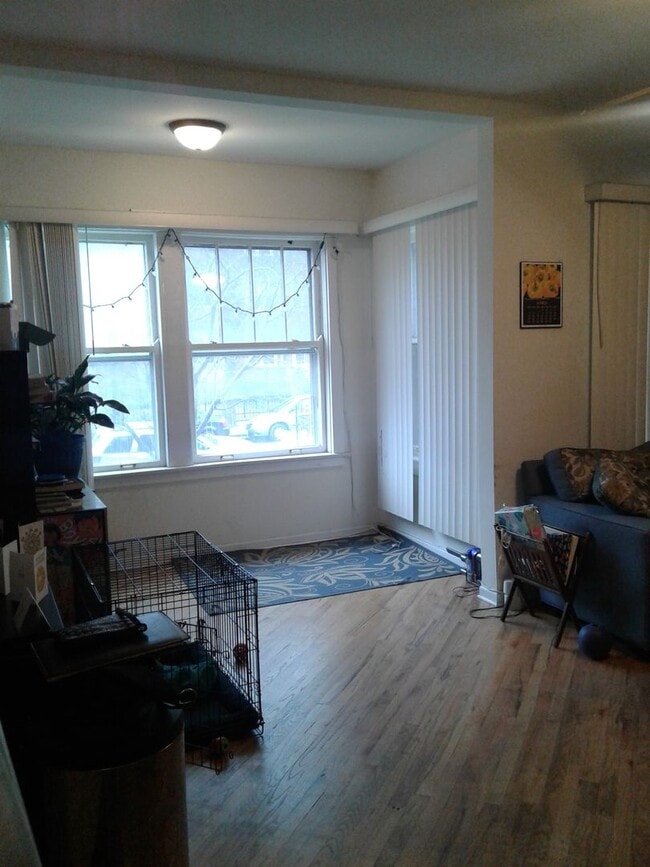 Foto del edificio - Spacious 2 Bedroom in Uptown
