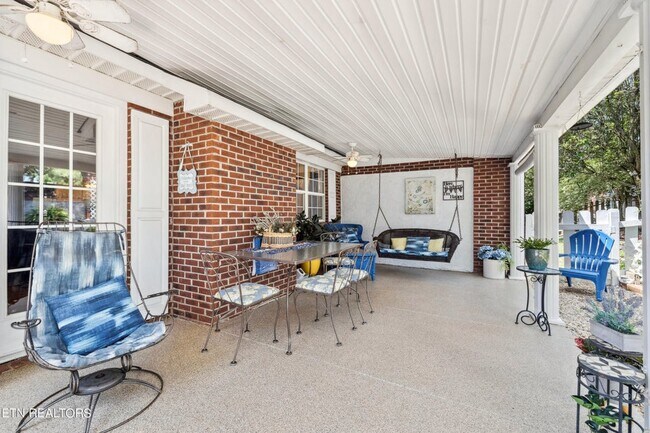 Covered patio - 8611 Bristol Bay Way