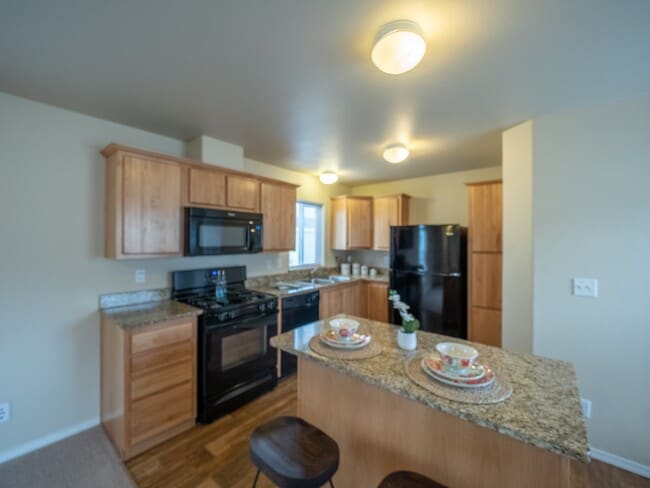 Building Photo - Four Seasons