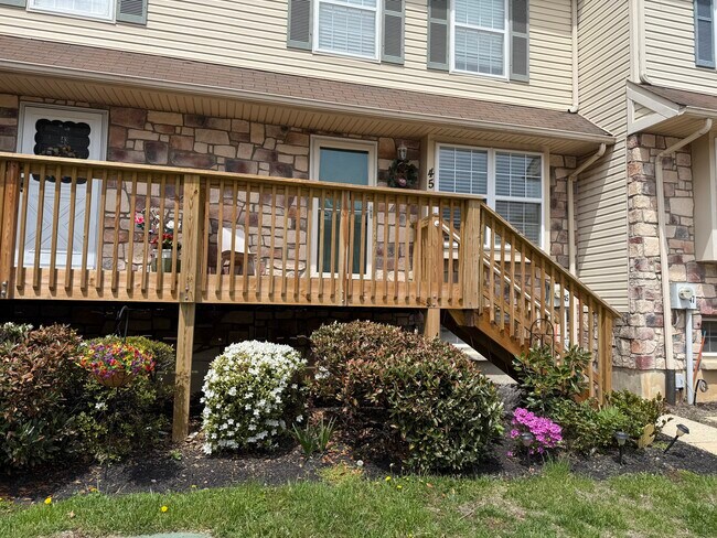 Foto del edificio - 7925 Ridge Ave